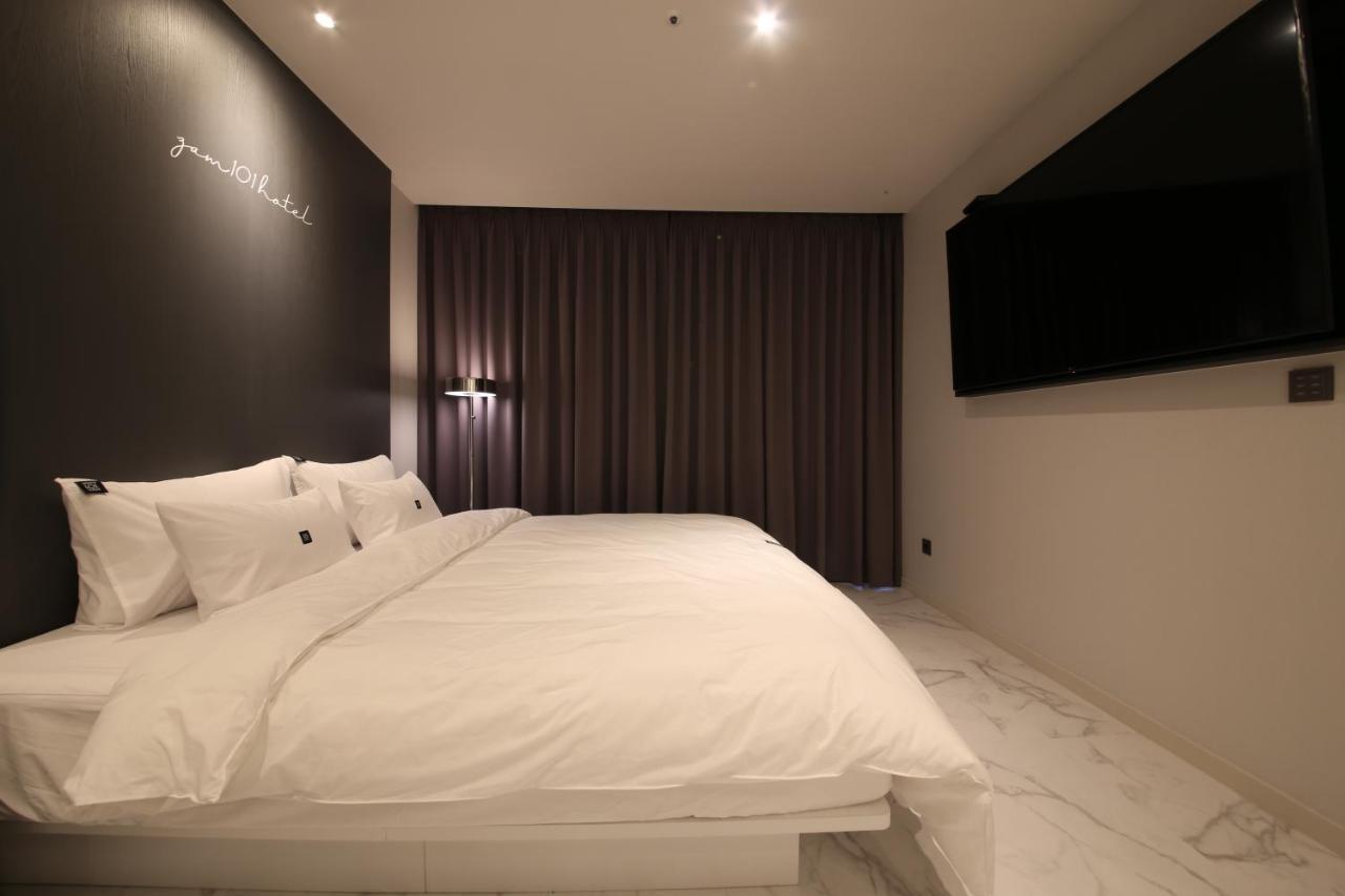 Zam101 Hotel Gimhae Exteriör bild