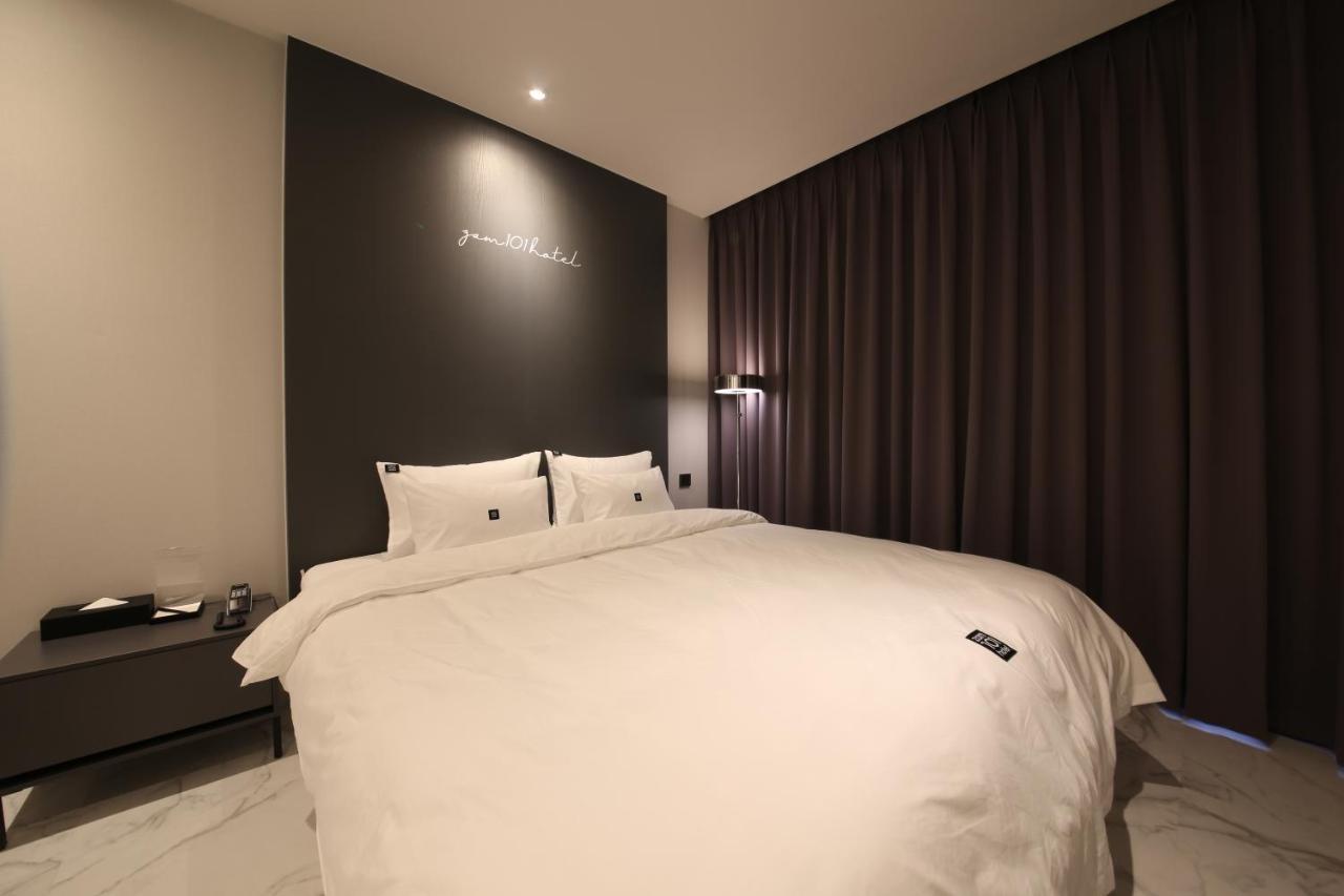 Zam101 Hotel Gimhae Exteriör bild