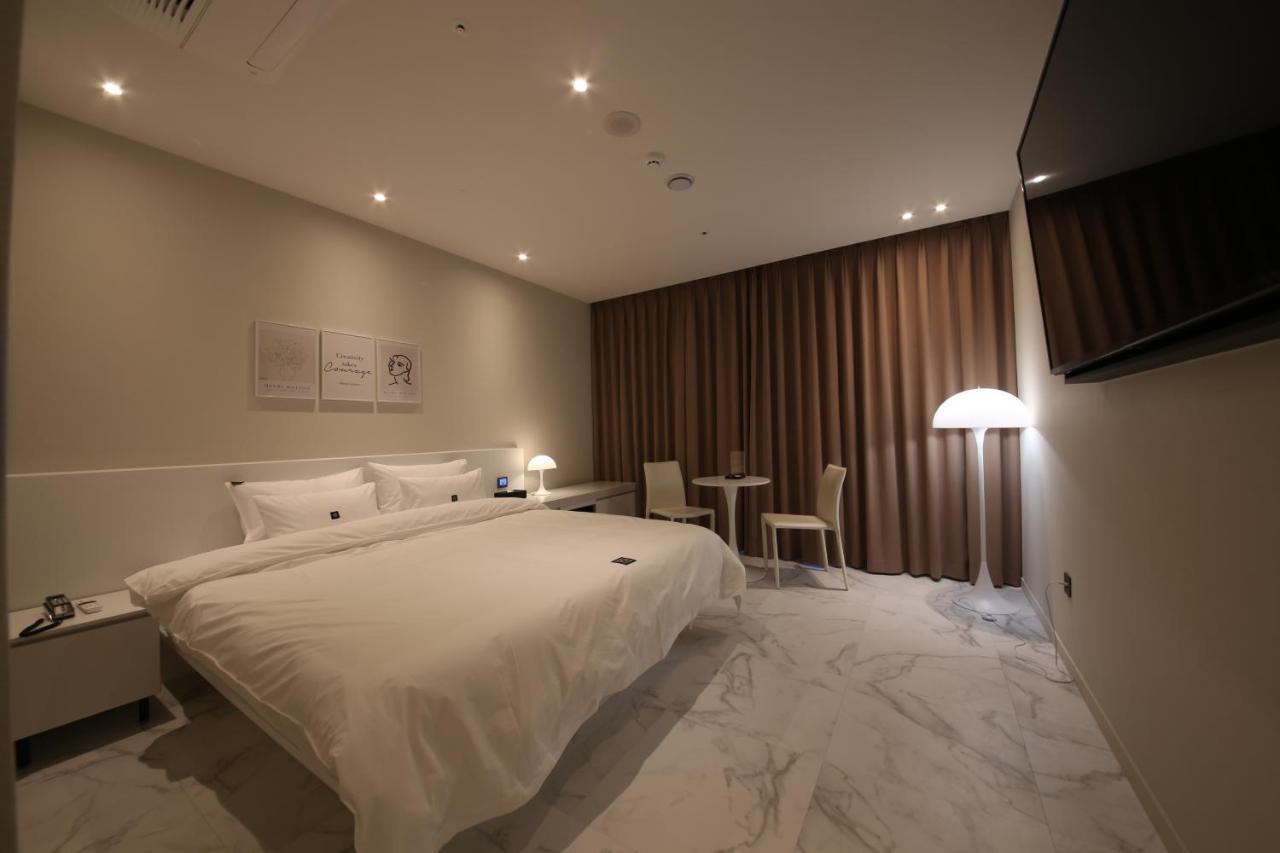 Zam101 Hotel Gimhae Exteriör bild